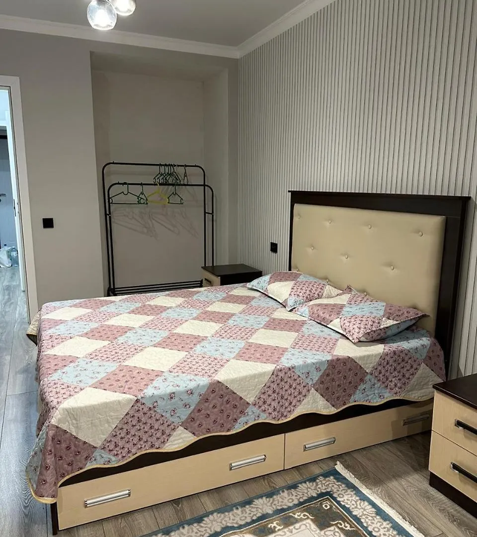 Navoi 3 Spacious Sunny Apartment Ałma Ata